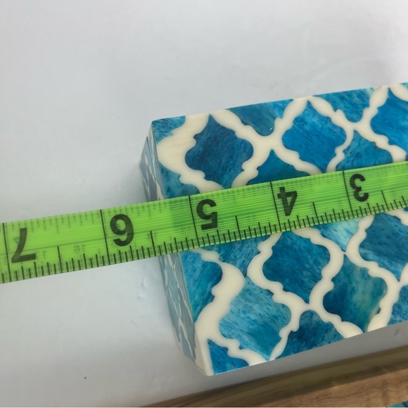 Beautiful decor set-small tile tray and inlaid shell box in blue/aqua - Picture 14 of 16